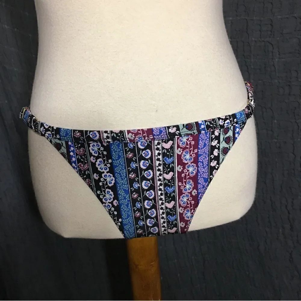 No Boundaries Floral Two Piece Swimset Size S/M - Picture 7 of 10